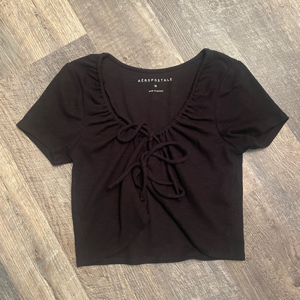 Aeropostale tie front cropped t shirt